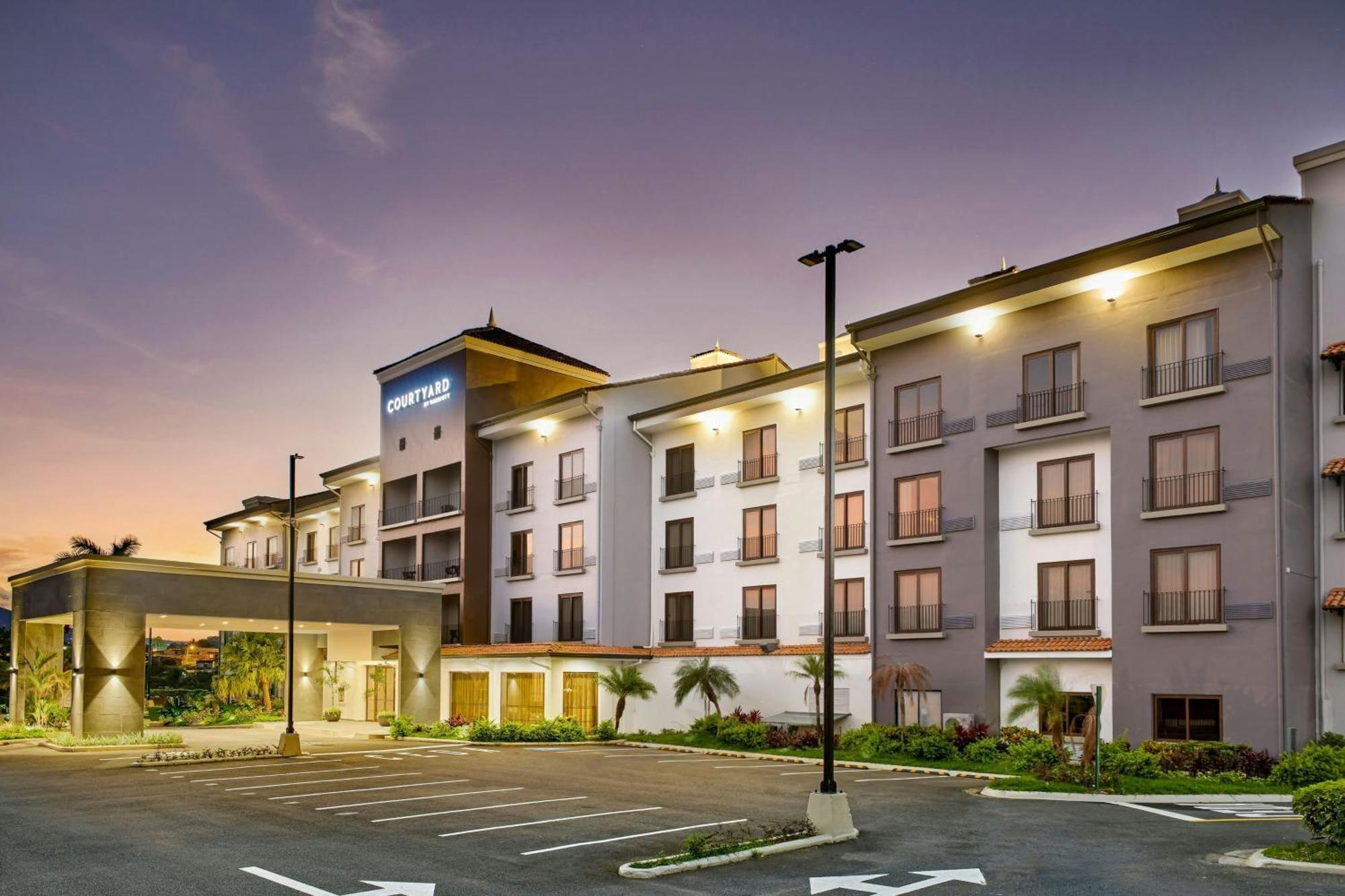 Courtyard By Marriott San Jose Escazu Hotell Exteriör bild